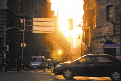 上海gdp出了没_上海夜景(3)