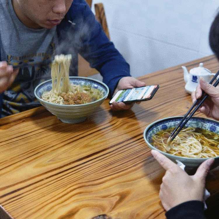 赶飞机也要来吃碗面,九亭这家20年的老面馆,有情怀