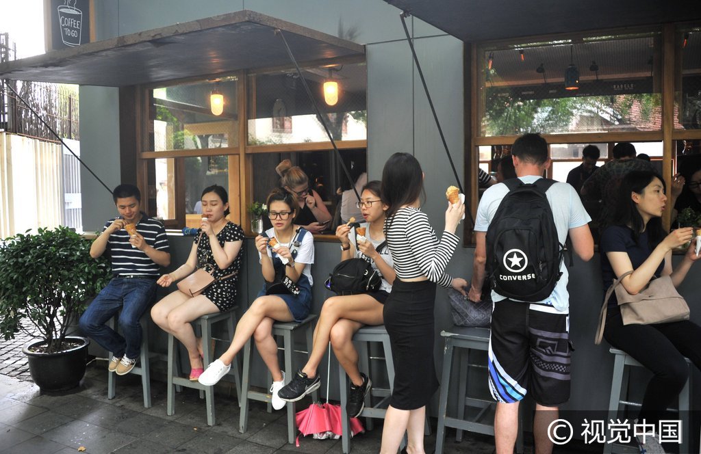 上海热线HOT新闻--上海:武康路冰激凌成网红