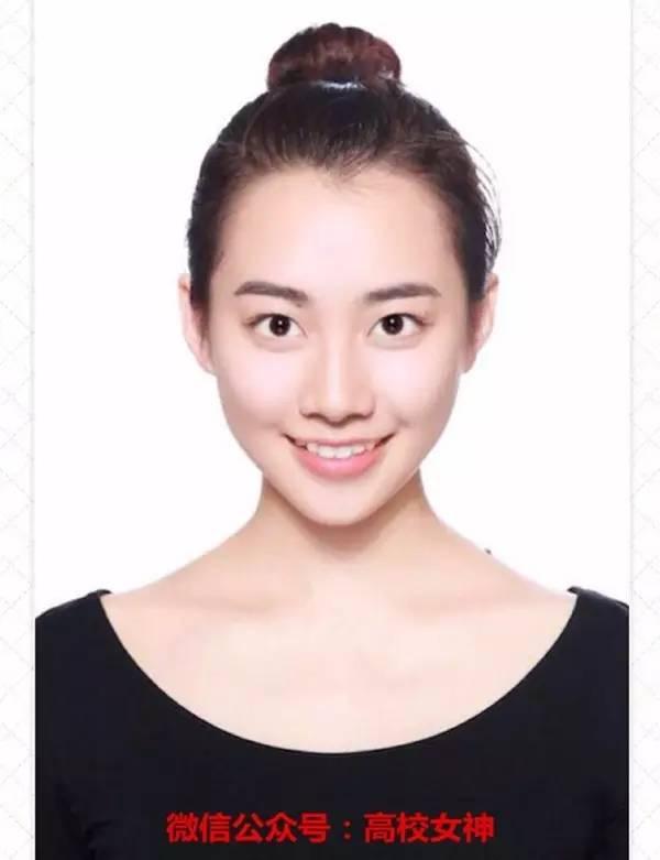 上海戏剧学院16级新生美女如云,清纯如初恋,证件照美哭了!