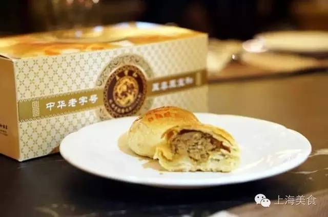 上海热线HOT新闻--吃货必看!上海人日夜排队超