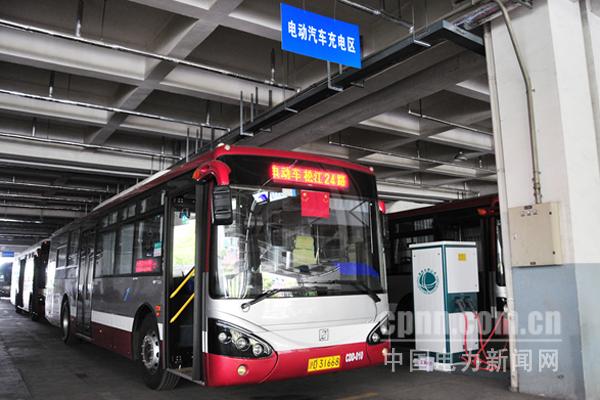 松江46辆公交车变身“小清新”，快来围观吧！