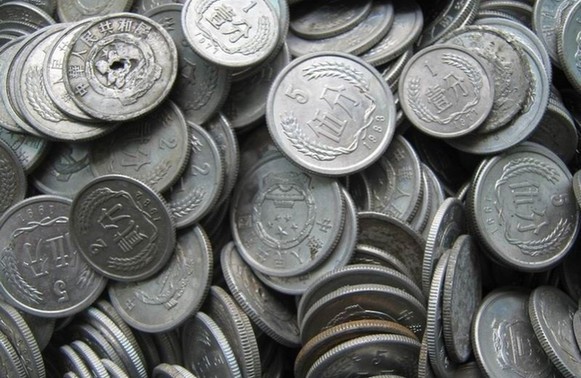 上海热线HOT新闻--这枚1元硬币如今竟卖12万