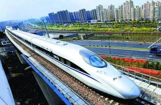 最新中国城市竞争力报告公布 沪连斩三大排行榜