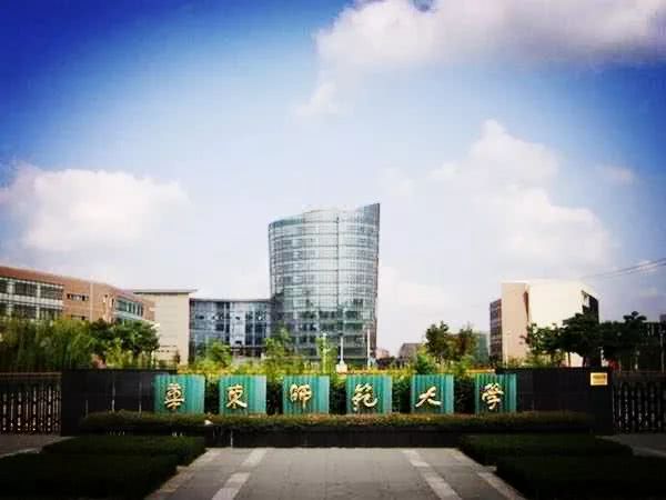 华师大有片"神奇"的花海，每年花开各不同，今年又到绽放时，猜猜主角会是谁--上海热线HOT频道