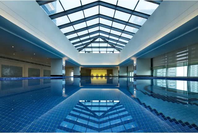 山竟挖到台北101同款设计酒店!300㎡玻璃房泳