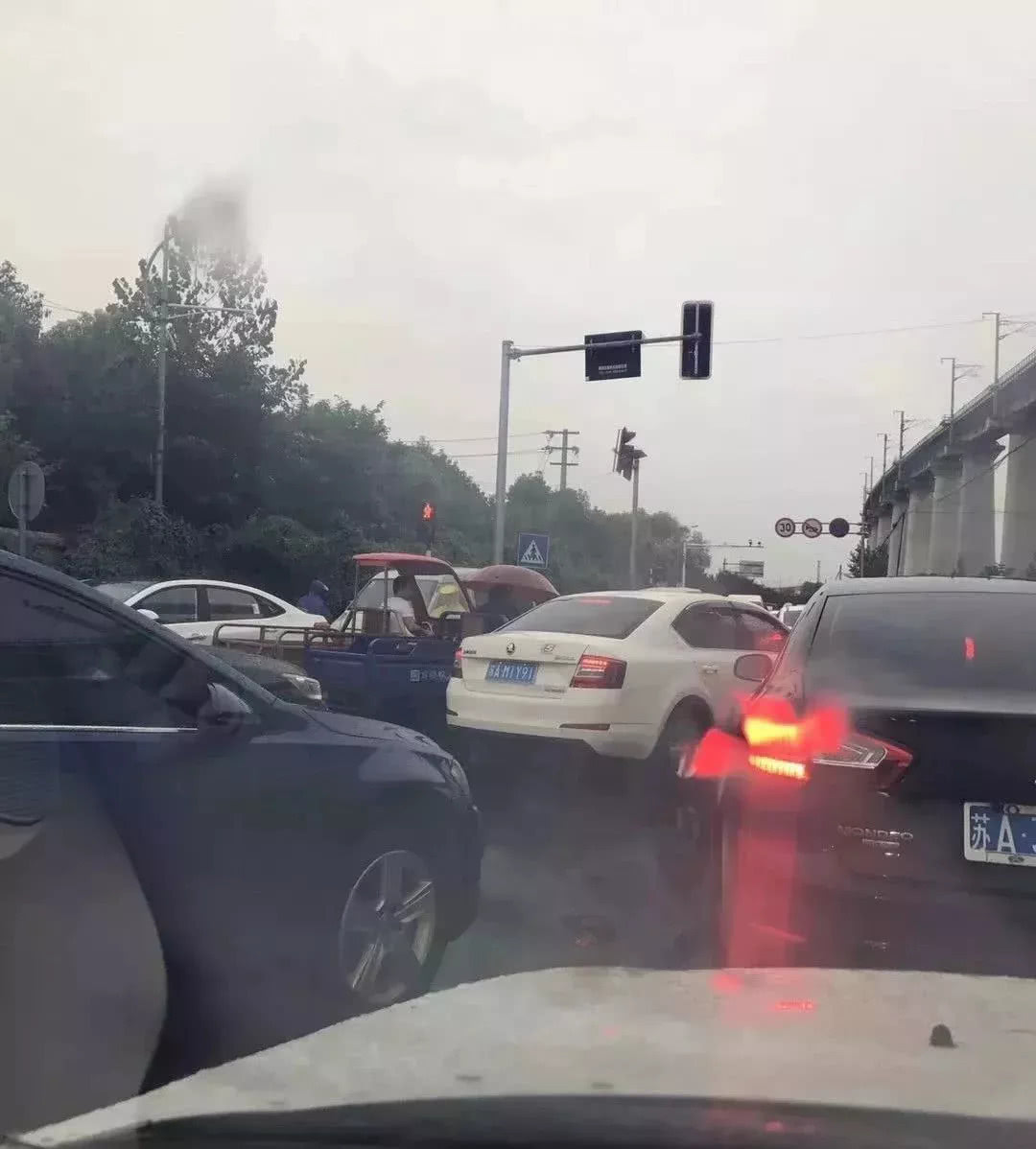 害怕雨天不好开车?