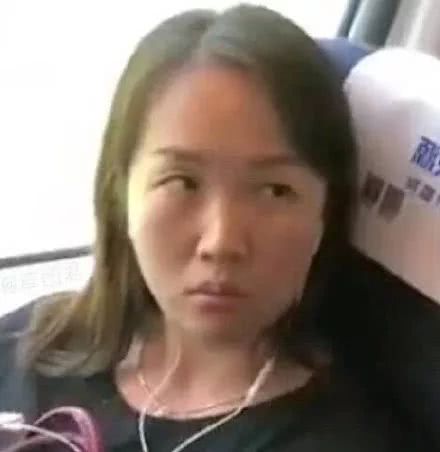 一家三口齐了!火车霸座大妈:我岁数大腰疼腿疼