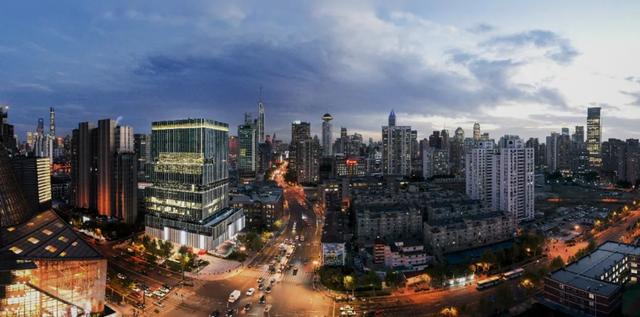 上海静安新地标,高密度城市中的立体浮园|上海盈凯文创广场