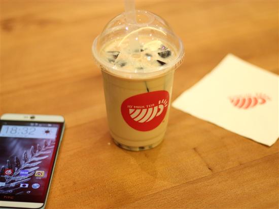 上海热线HOT新闻-- 揭秘刘强东开的 京东智能