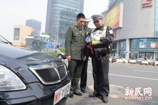 上海热线HOT新闻--杨浦交通整治再放大招:军警