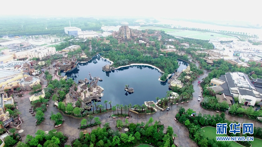 航拍上海迪士尼各景点及配套酒店