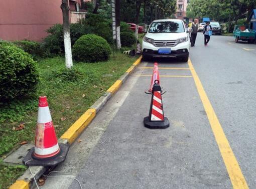 上海热线HOT新闻--路边停车收费无发票 官方: