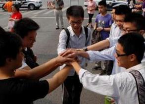 上海热线HOT新闻--上海:积极搭台落实高中生综