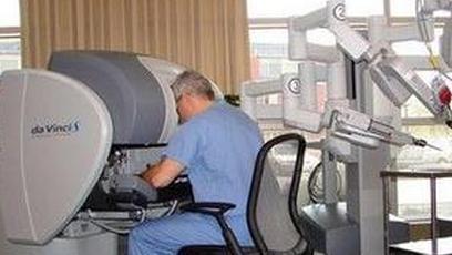 上海热线HOT新闻--上海牌介入机器人问世 有