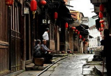 上海热线HOT新闻--老年旅游服务规范9月起实