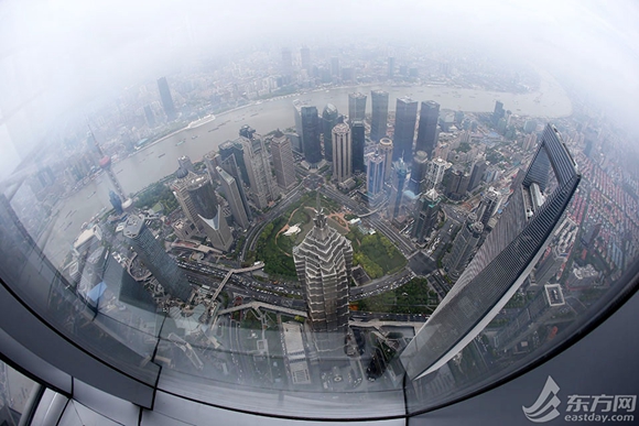 上海热线HOT新闻--申城一周:“上海之巅”揭开面纱 外白渡桥“受伤”封闭