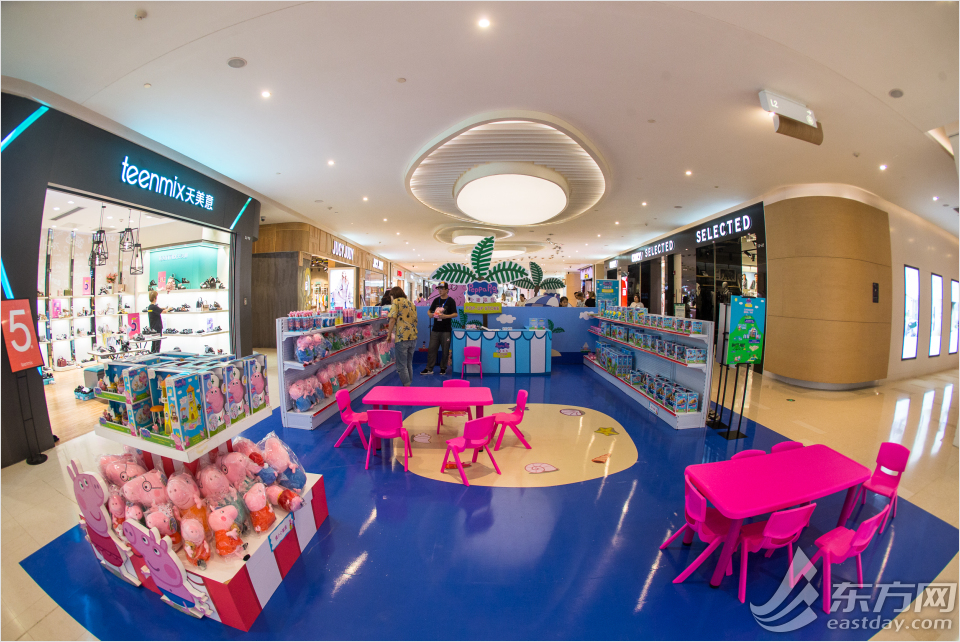 神秘造型、超多互动 小猪佩奇在上海的欢乐假