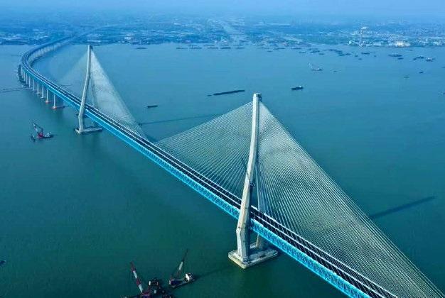 沪通长江大桥再有新的进展:桥墩的防护工程在5月初已经顺利完工