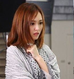 上海热线HOT新闻--知名女演员遭整容变脸 涉