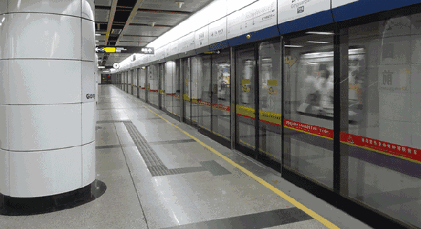 同时，往徐泾东方向