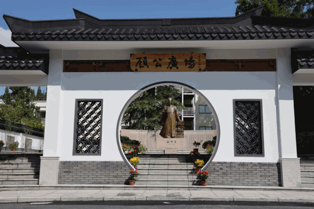 公园,书院,广场…金山这个镇有那么多休闲好去处,更令人羡慕的是