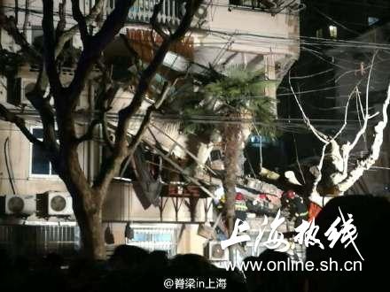 上海杨浦一居民楼发生爆燃事故 阳台坍台整楼