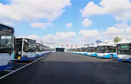 上海热线hot新闻——浦东9条公交线将调整 市民意见可反馈