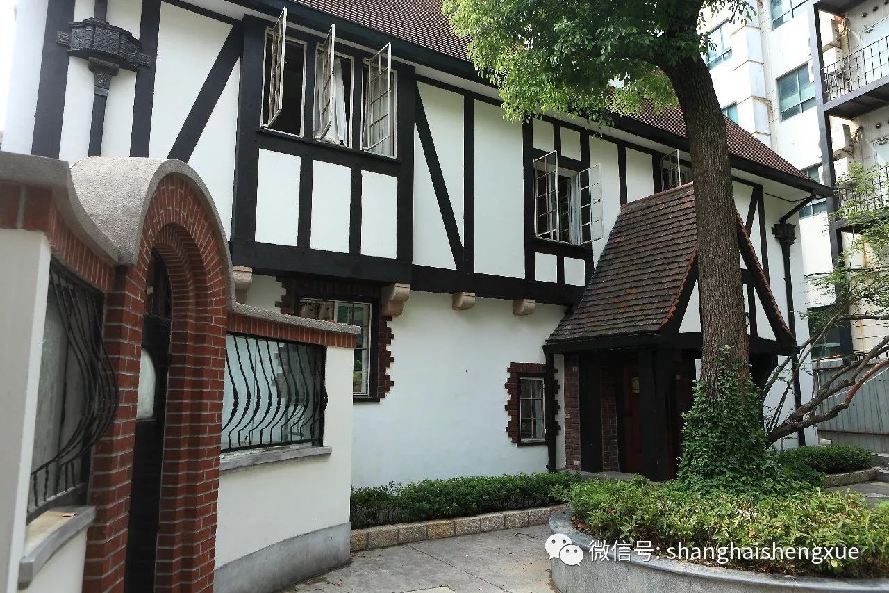 旧居   楼龄:87年(1930年建成)   邬达克,这个来自匈牙利的建筑大师