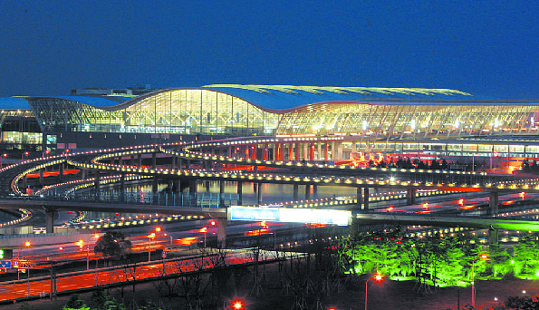 铁路方面:   加快推进沪乍杭,   沪苏湖,沪杭三四线(莘庄-上海南站