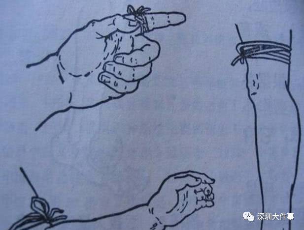 19岁网红手抓眼镜蛇直播!被蛇突袭,毒液直喷眼睛,10万粉丝目睹!