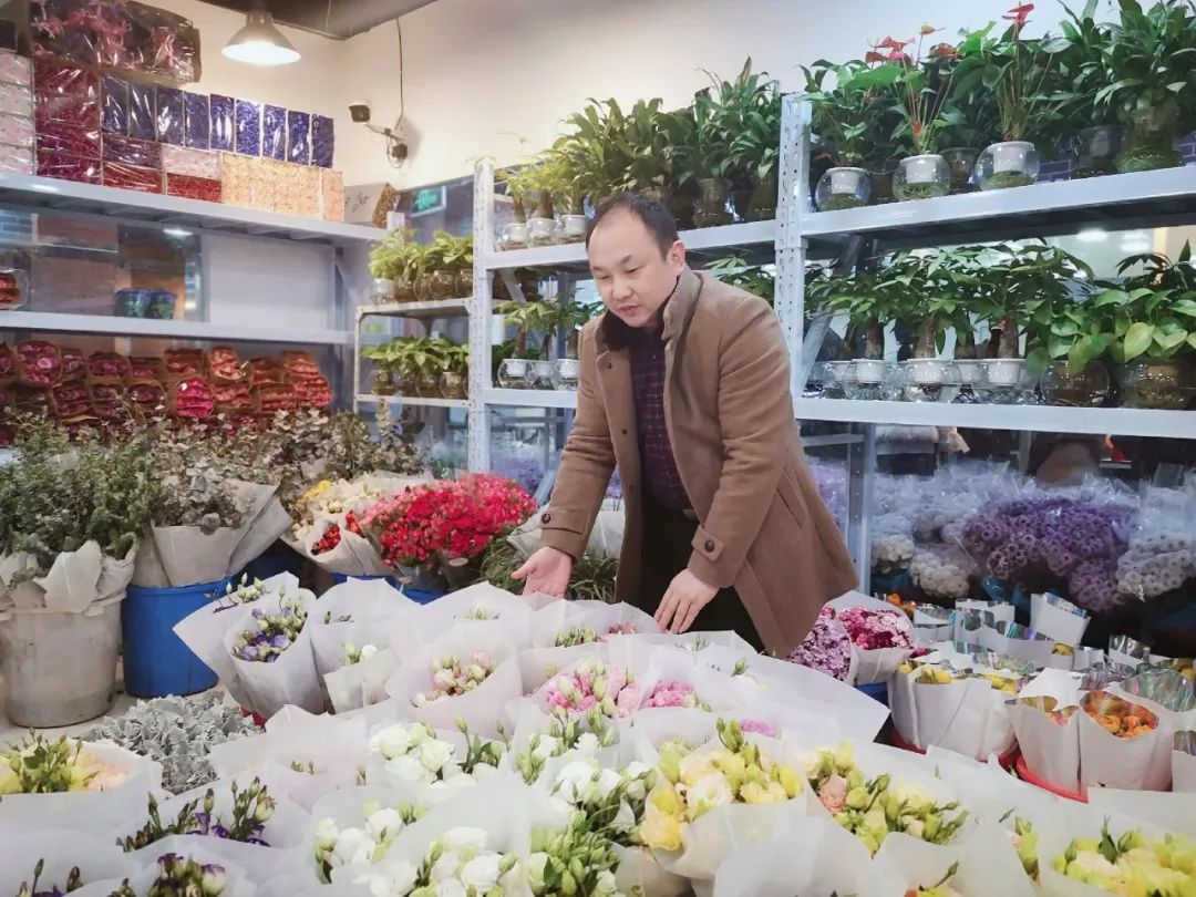 曹家渡花市关闭一周年,门槛精的上海人去这里买花了