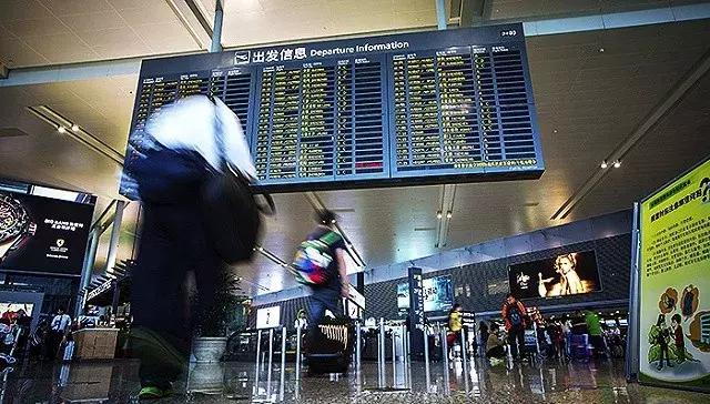 中国人远没有那么富裕:10亿人没坐过飞机,5亿