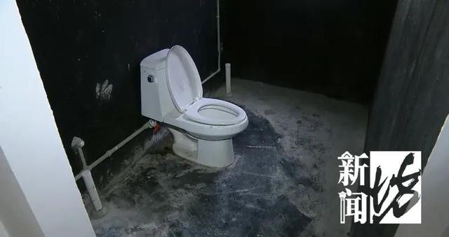 上海这家人太胸闷!楼上所有污水都灌进新房,臭水积了1米深...