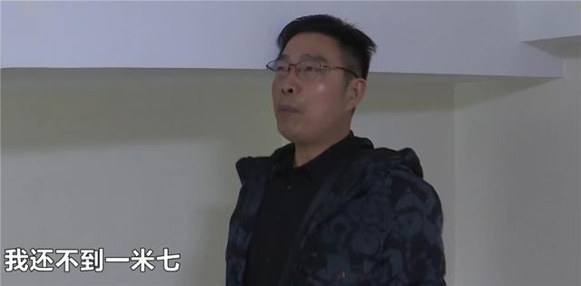 长沙公寓奇葩设计坑户主!开窗户要爬上橱柜,部分层高不到1米5