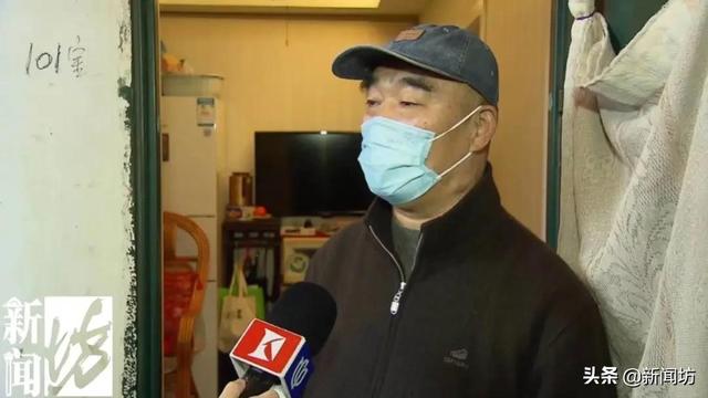 胸闷!沪一小区居民进出家里全靠翻窗?!更可怕的危险还在后头…