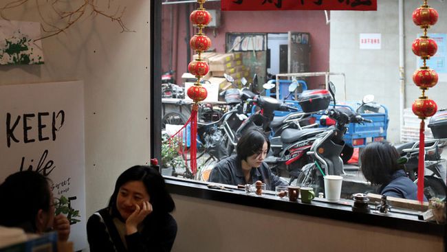 《【无极2平台最大总代】上海静安菜场深处开着一家咖啡馆，90后女店主计划五年后退休……》