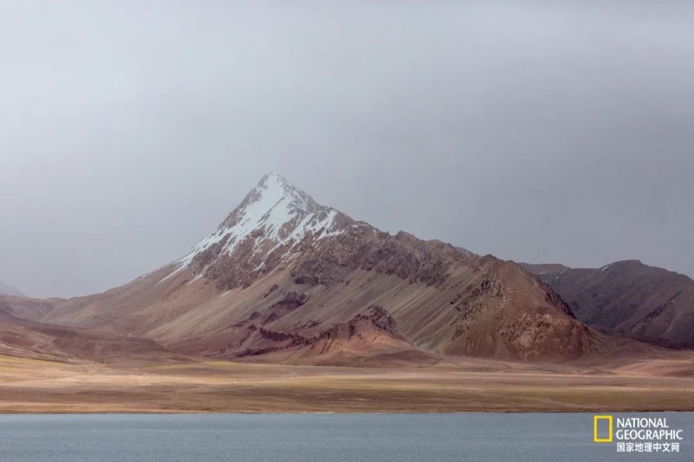 塔里木盆地在哪个山附近 IMG90b11c9b88aa58333256235.jpeg