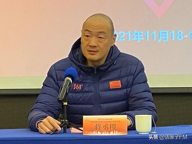 张维为一怒之下清空微博蒋丞稷做志愿者摔瘫痪本人澄清