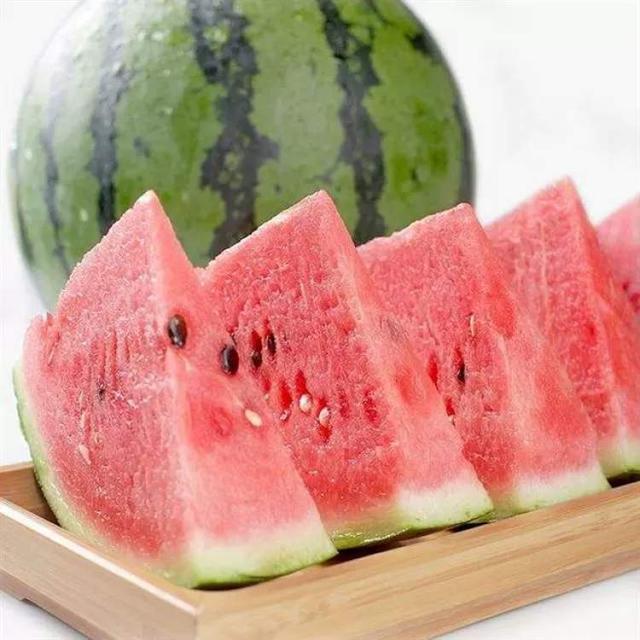 山臻果蔬一天销售超3000箱