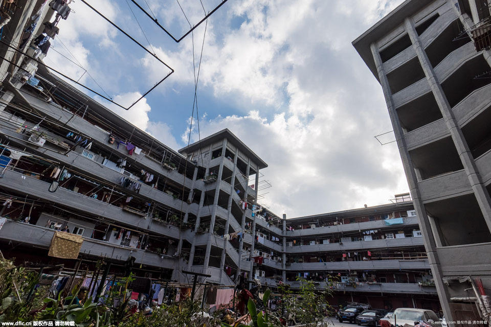 上海热线hot新闻—— 90年历史沪版"猪笼城寨"隆昌公寓完成大修