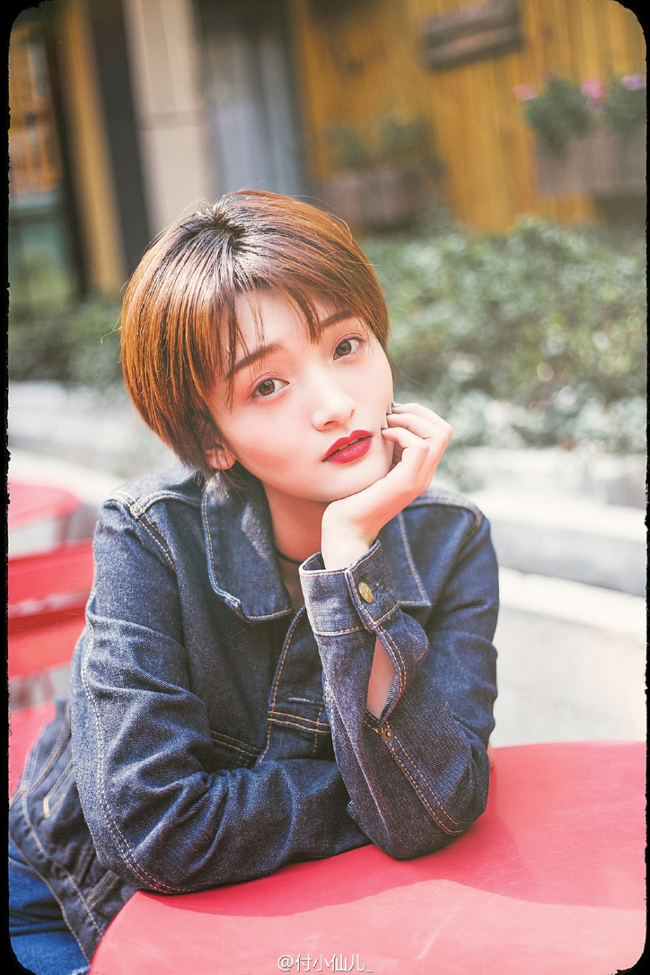 组图:上戏校花神似周迅 气质悠远空灵惊艳