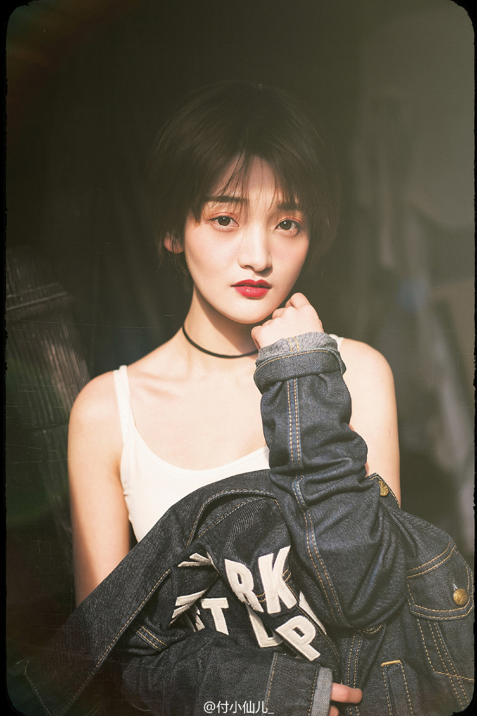 组图:上戏校花神似周迅 气质悠远空灵惊艳