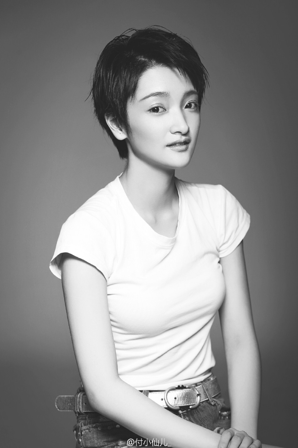 组图:上戏校花神似周迅 气质悠远空灵惊艳