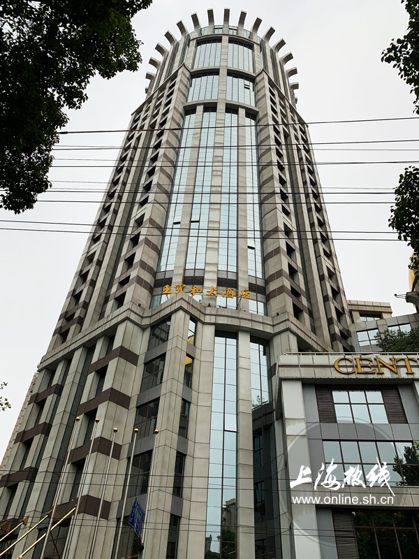 小龙虾自助餐在王宝和大酒店二楼咖啡厅,大酒店位于九江路555号