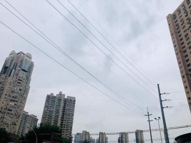 终于说再见!田川路这条道路重现疏朗“天际线”,又一老大难问题得到解决