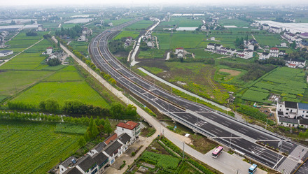 上海到浙江又打通一条路，金山朱吕公路施工完毕，本月底通车