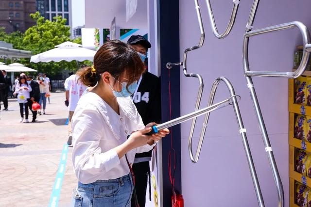 盒马集市开到东方明珠脚下!小长假来这里逛吃逛吃吧