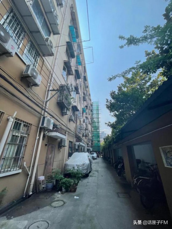 说好的一起装电梯,你怎么先开始了?沪上这个小区居民因为加装电梯又闹开了