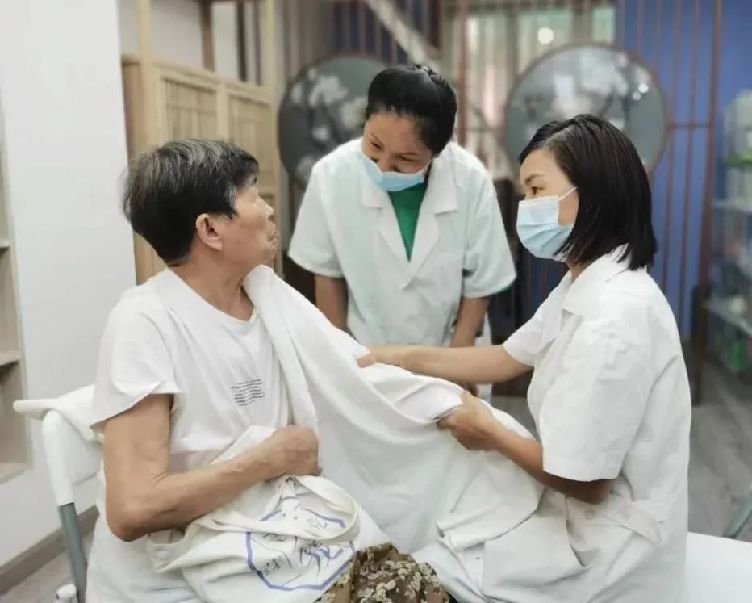 每周三，新长宁慧生活“悦茶坊”都将开展中医问诊活动——上海热线HOT频道